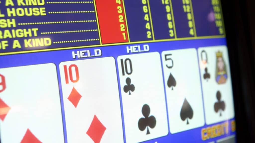 Optimal Low Volatility in Online Video Poker